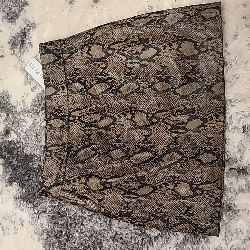 NWT Frame Lam Leather Skirt Snakeskin size 27